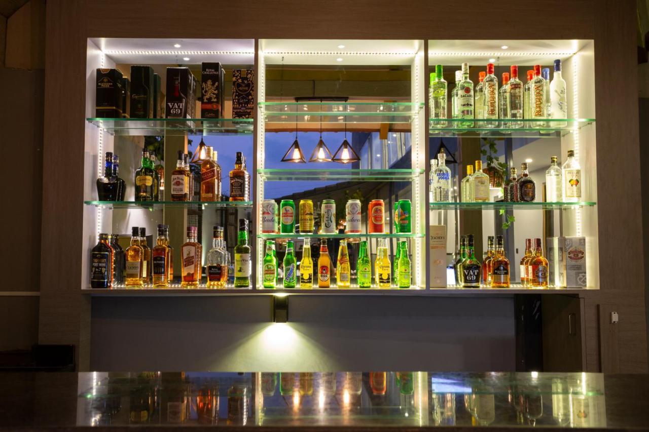 The Porto By Lagom Vagator Goa Near Ozran Beach 안주나 외부 사진